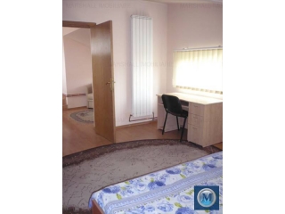 Vila cu 4 camere de vanzare, zona Democratiei, 170 mp
