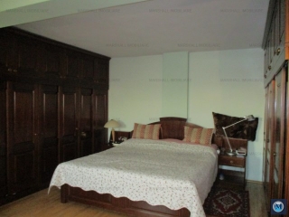 Vila cu 7 camere de vanzare, zona Central, 366 mp