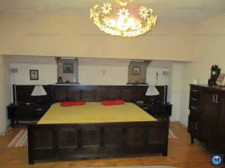 Vila cu 7 camere de vanzare, zona Central, 366 mp