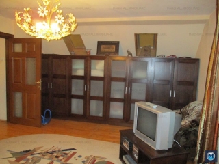 Vila cu 7 camere de vanzare, zona Central, 366 mp