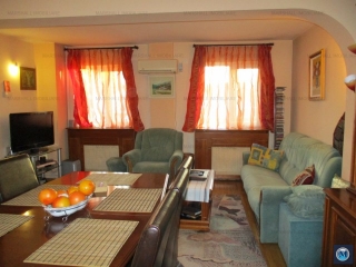 Vila cu 7 camere de vanzare, zona Central, 366 mp