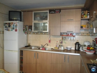 Vila cu 7 camere de vanzare, zona Central, 366 mp