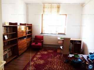 Vila cu 11 camere de vanzare, zona Transilvaniei, 282.94 mp