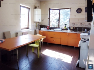 Vila cu 11 camere de vanzare, zona Transilvaniei, 282.94 mp